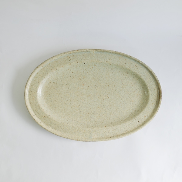 及川静香　粉引オーバル皿　M　19ｃｍ×26ｃｍ