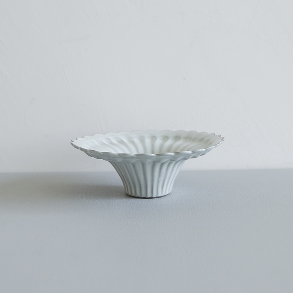 上國料正記　輪花小皿　凸　白　Φ14cm