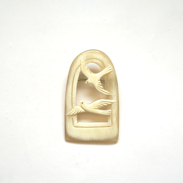 BISOU　出逢い　ブローチ