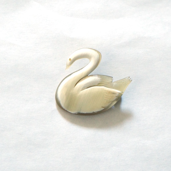 BISOU　スワン　ブローチ