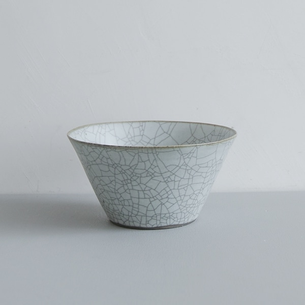 髙田志保　炭入り角鉢　Φ17.5ｃｍ