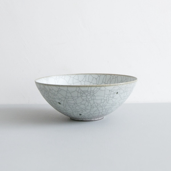 髙田志保　炭入り丸鉢　Φ20ｃｍ