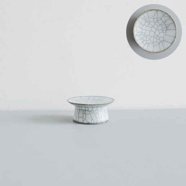 髙田志保　炭入り足付き豆皿　　Φ6.5cm　H3cm