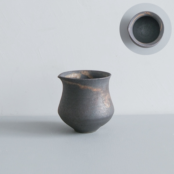 髙田志保　黒釉片口　H8.5cm