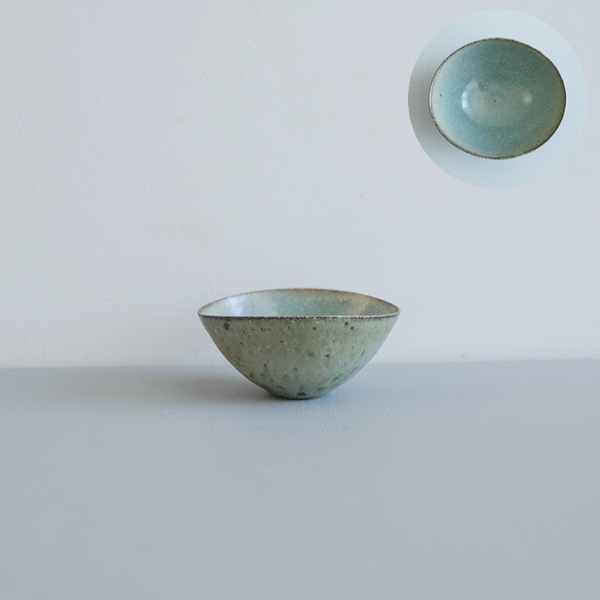 髙田志保　灰釉楕円鉢　9cm×10.5cm　H5cm