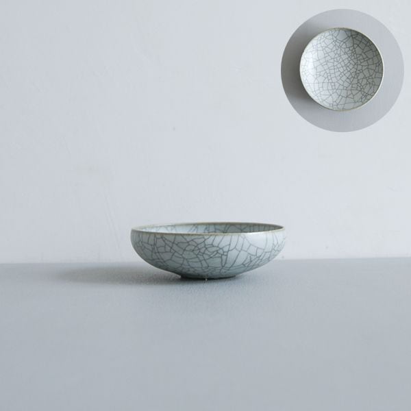 髙田志保　炭入り丸浅鉢　Φ11.5cm　H3.5cm