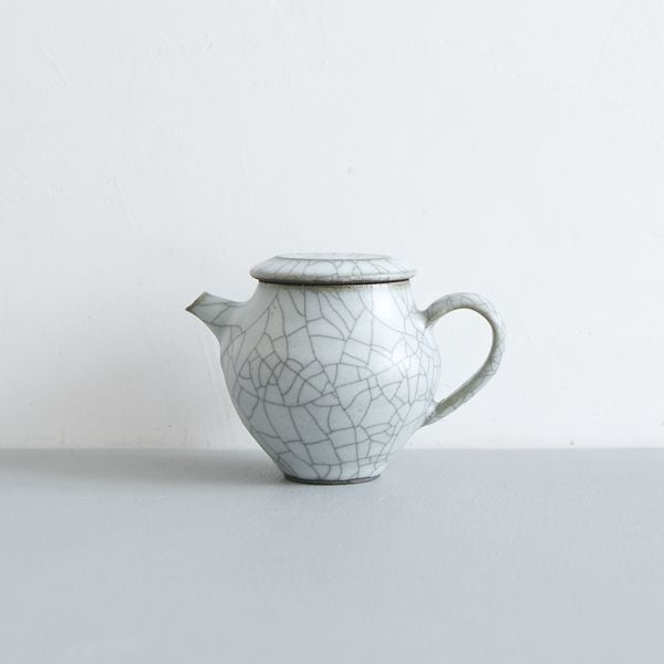 髙田志保　炭入りポット　A　H8.5cm