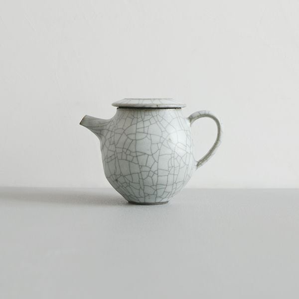 髙田志保　炭入りポット　B　H9cm