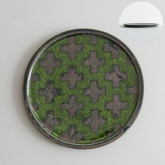 黒木泰等　織部十字文平皿　φ23cm　H1.5cm　