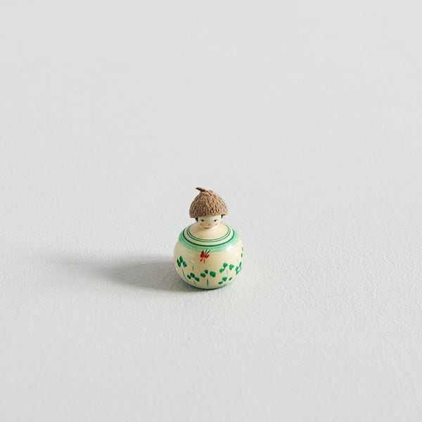 どんぐりこけし　ミツバ・蝶　Model・MC-A　身長2.5cm