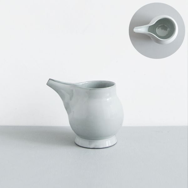 上國料正記　片口　Model・C　白　Ｈ10.5ｃｍ