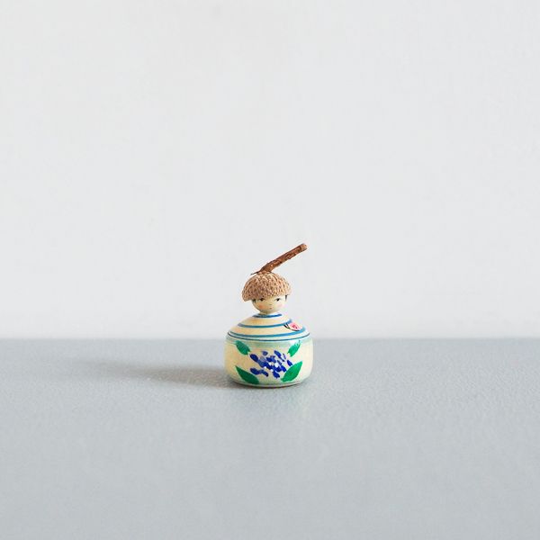 どんぐりこけし　花　Model・AG-A　身長2.5cm