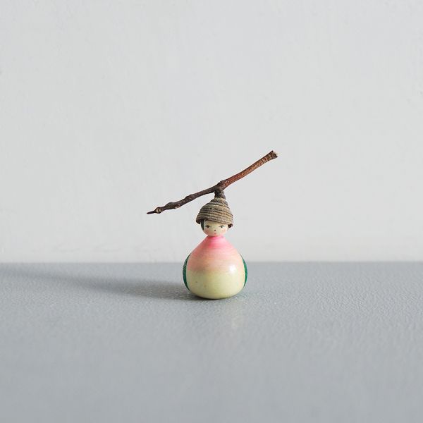 どんぐりこけし　桃　No.MD　身長2ｃｍ
