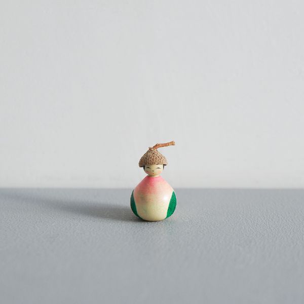 どんぐりこけし　桃　No.ME　身長2ｃｍ