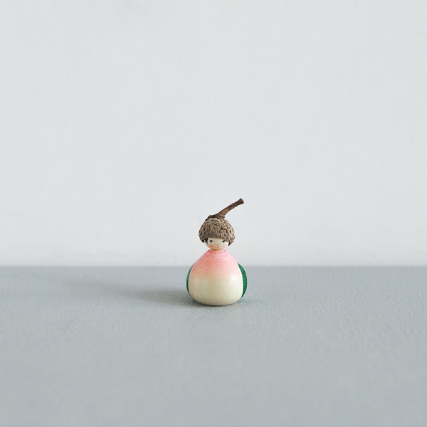 どんぐりこけし　桃　No.MF　身長2ｃｍ