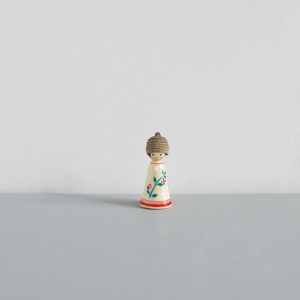 どんぐりこけし　花　No.HN-C　身長2.5ｃｍ