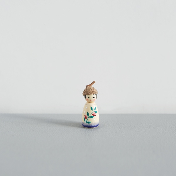 どんぐりこけし　花　No.HN-B　身長2.5ｃｍ