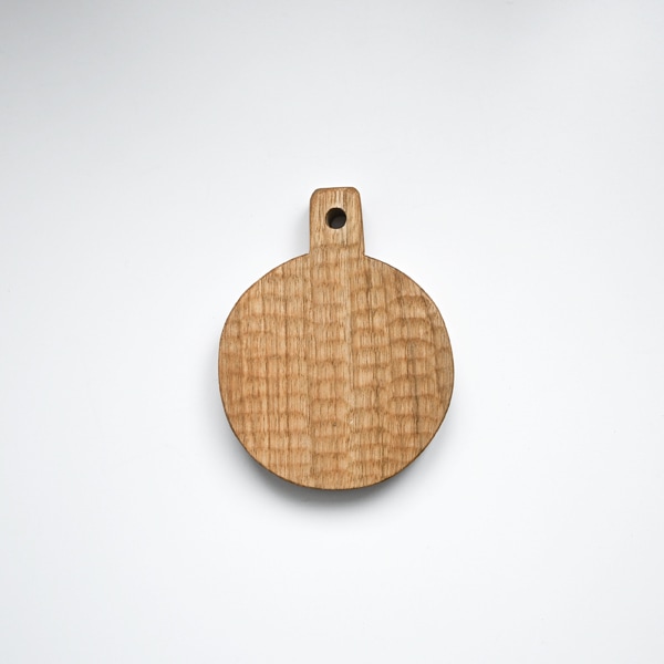 小沢賢一　カッティングボードミニ丸・彫　Φ9cｍ　KBM-D24