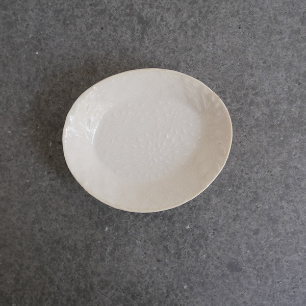 斉藤幸代　豆皿　野の花・白　8ｃｍ×9.5ｃｍ