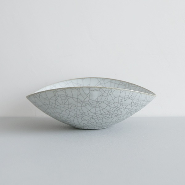 髙田志保　炭入り楕円サラダボール　21×26.5cm