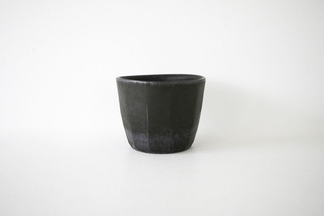馬場勝文　黒釉面取カップ　低