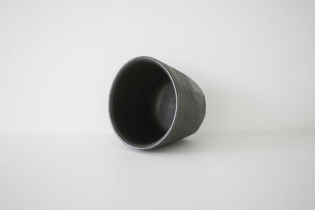 馬場勝文　黒釉面取カップ　低