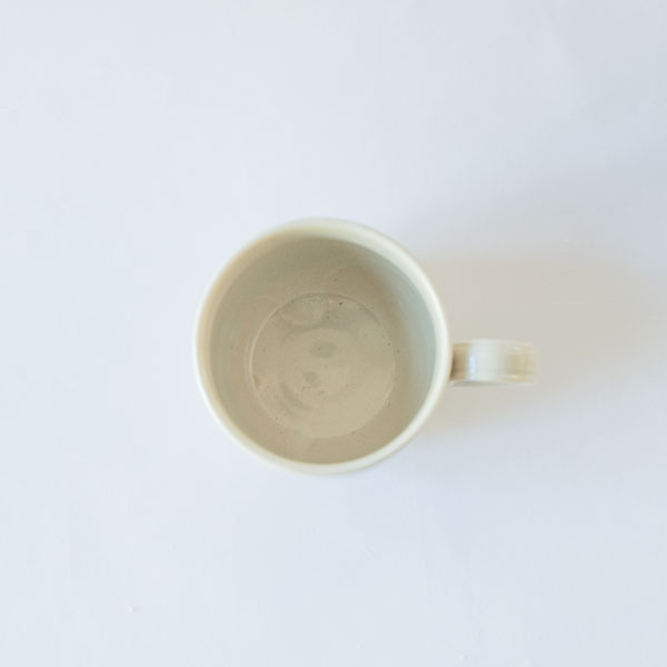稲村真耶　乳白釉ふくらマグカップ　H7.5cm