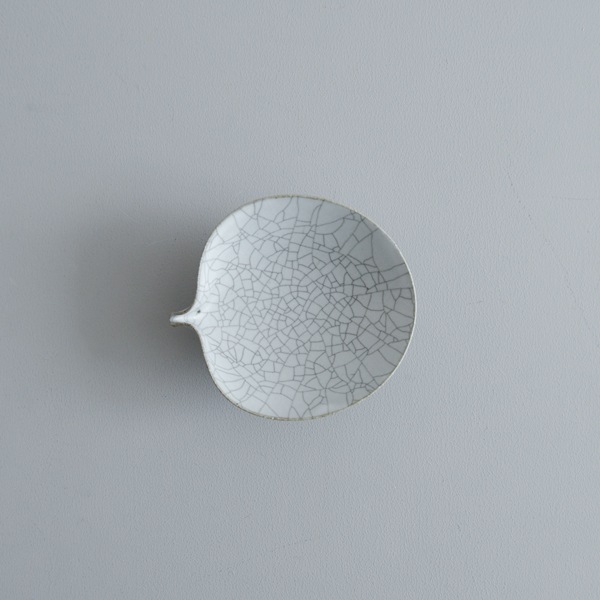 髙田志保　炭入り片口小鉢　11.5×13cm