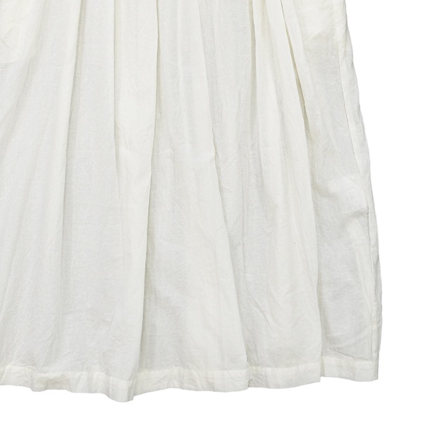 the last flower of the afternoon｜うすれかけた記憶　Embroidered yoke dress［White（白）］