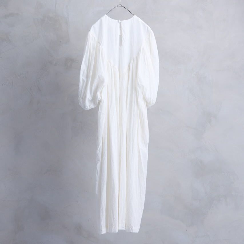 the last flower of the afternoon｜うすれかけた記憶　Embroidered yoke dress［White（白）］