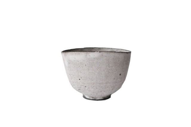 _田志保　チタン釉楕円湯呑　H7cm