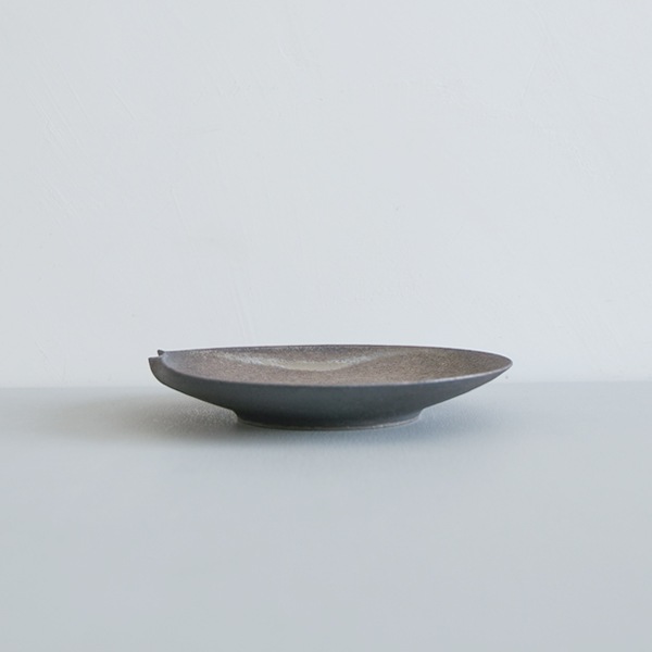 髙田志保　黒釉片口皿6寸　φ17.5ｃｍ　H3.5cm 