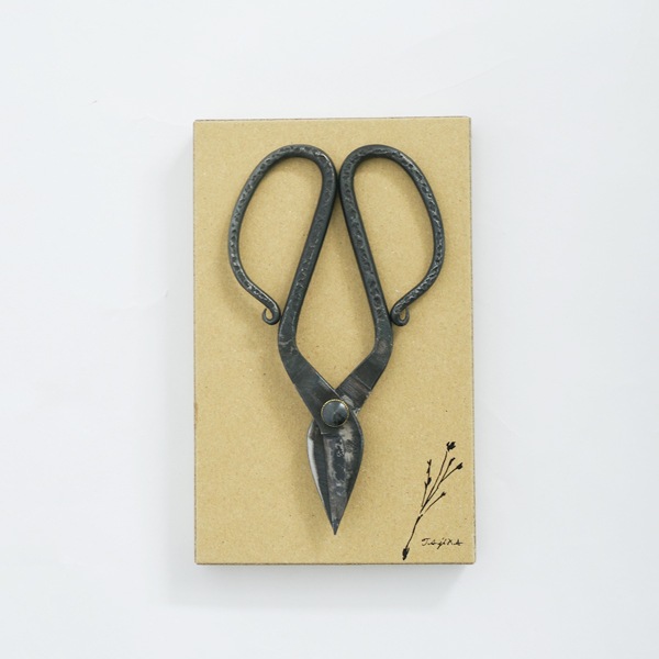 TAjiKA「Branch & roots shears」 アンティーク一点もの Tajika | TAjiKA Branch & Root Shears - Analogue Life