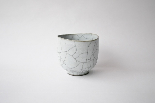 _田志保　炭入り楕円湯呑　H7cm