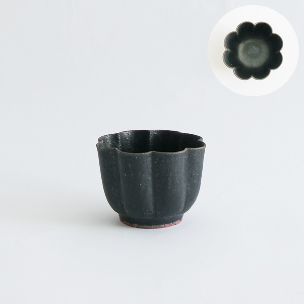 黒木泰等　黒滴釉輪花小鉢　Φ8.5ｃｍ