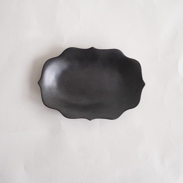 上國料正記　楕円小皿　黒　11.5×16.5ｃｍ　