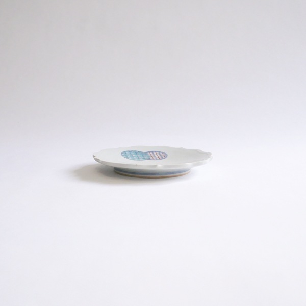 大井寛史・萌子　色絵兎　稜花小皿　Φ12.5ｃｍ