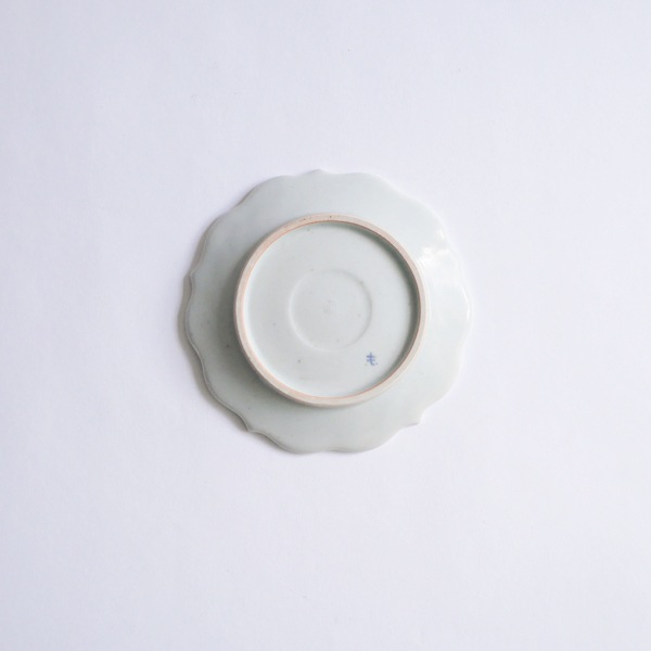 大井寛史・萌子　色絵兎　稜花小皿　Φ12.5ｃｍ