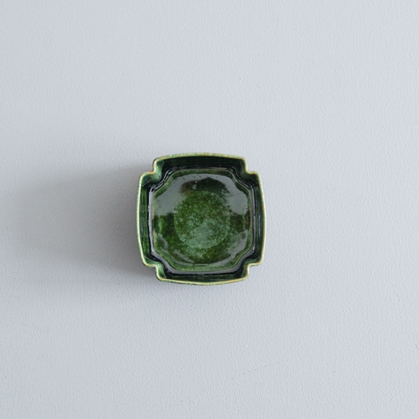 黒木泰等　織部入隅角豆鉢　6.5×6.5cm　H4.5cm