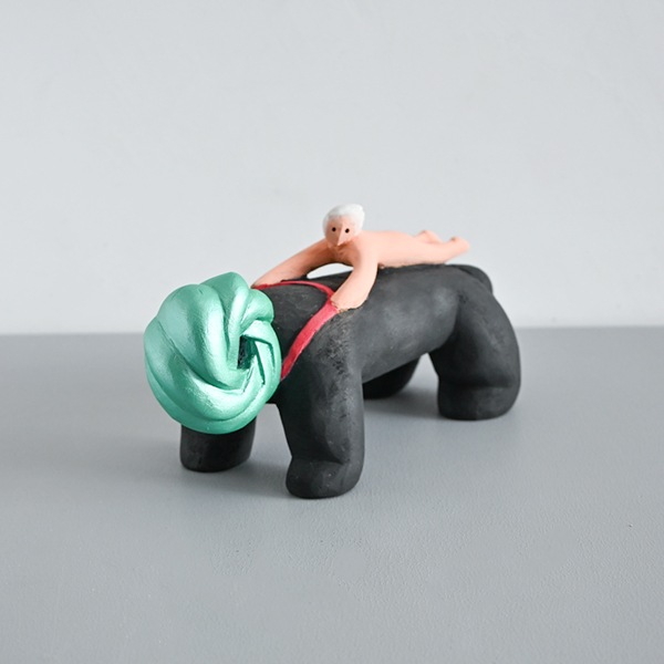 安彦年朗｜身を預ける　約 W24cm × D9cm × H11cm