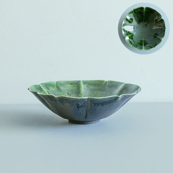 黒木泰等 織部そり輪花六弁鉢　Φ19cm　H6cm