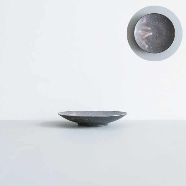 髙田志保　チタン釉菓子皿　12cm　H2cm