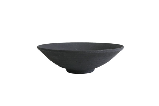 日高伸治　炭化7寸平鉢　Φ21cm
