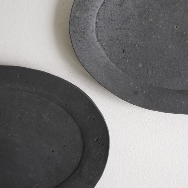 日高伸治　炭化オーバルS　16×22.5cm