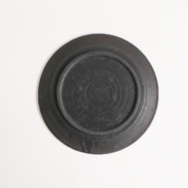日高伸治　炭化灰泥7寸リム皿　Φ23ｃｍ