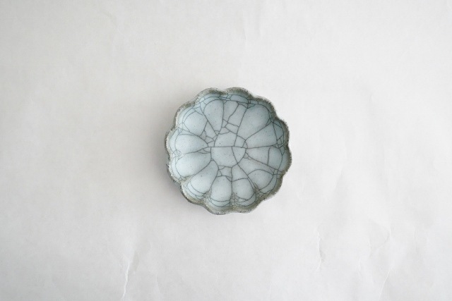 高田志保 炭入り菊豆皿φ7cm