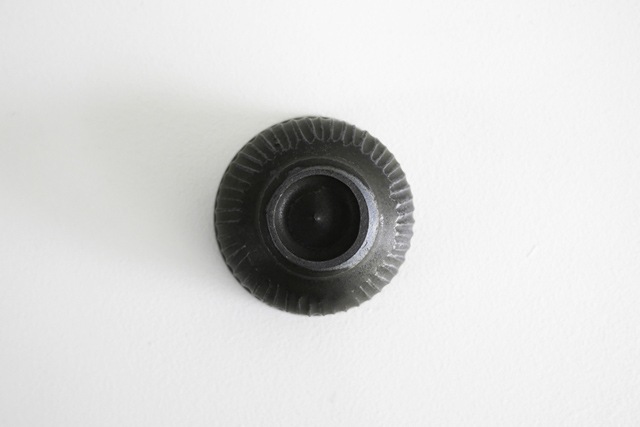 馬場勝文　黒釉鎬小湯呑　H5.5ｃｍ