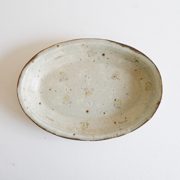 市野吉記　いろ安南　楕円皿　深　中　絵付（花）　17×24ｃｍ　