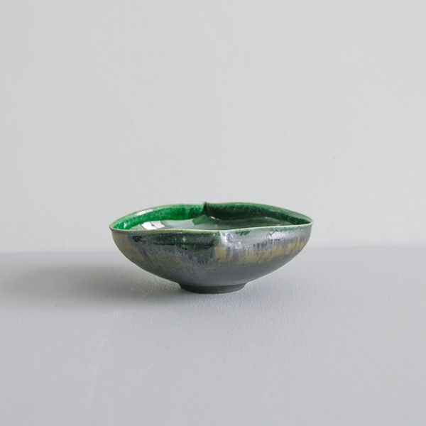 黒木泰等　織部つんつん小鉢　13×14.5cm　H5cm