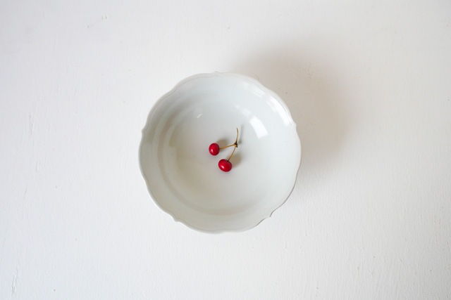 大井寛史　青白磁稜花4寸鉢　φ13ｃｍ